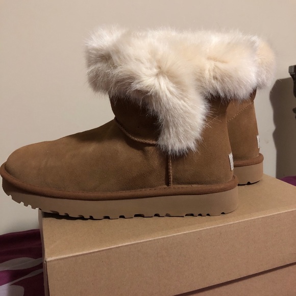 COPY - Ugg size 10 in women’s, chestnut low fluff… - Picture 3 of 8
